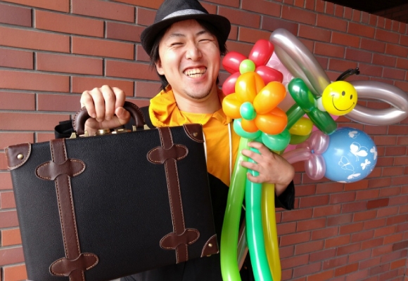 大道芸人によるパフォーマンス